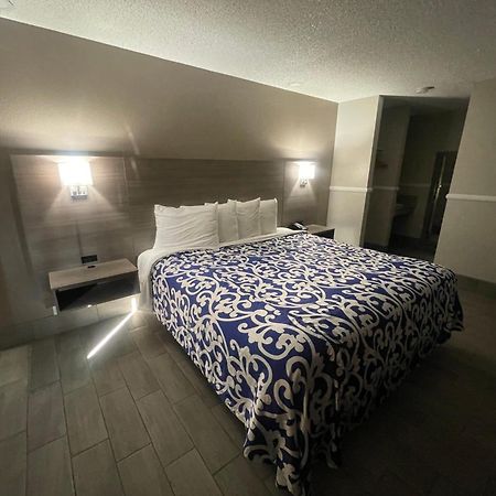 Simplestay Suites - Downtown Сан Бернардино Екстериор снимка