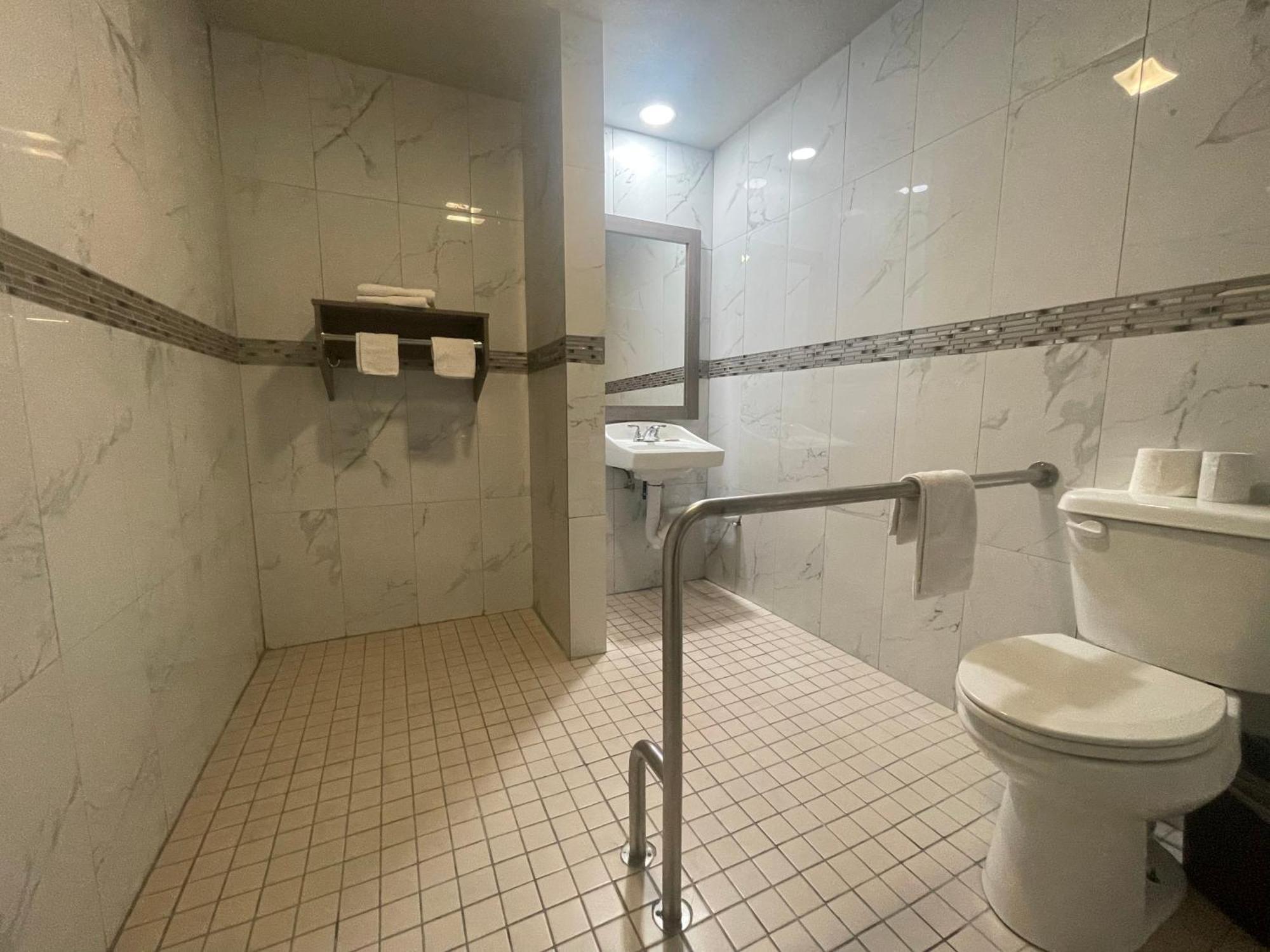 Simplestay Suites - Downtown Сан Бернардино Екстериор снимка