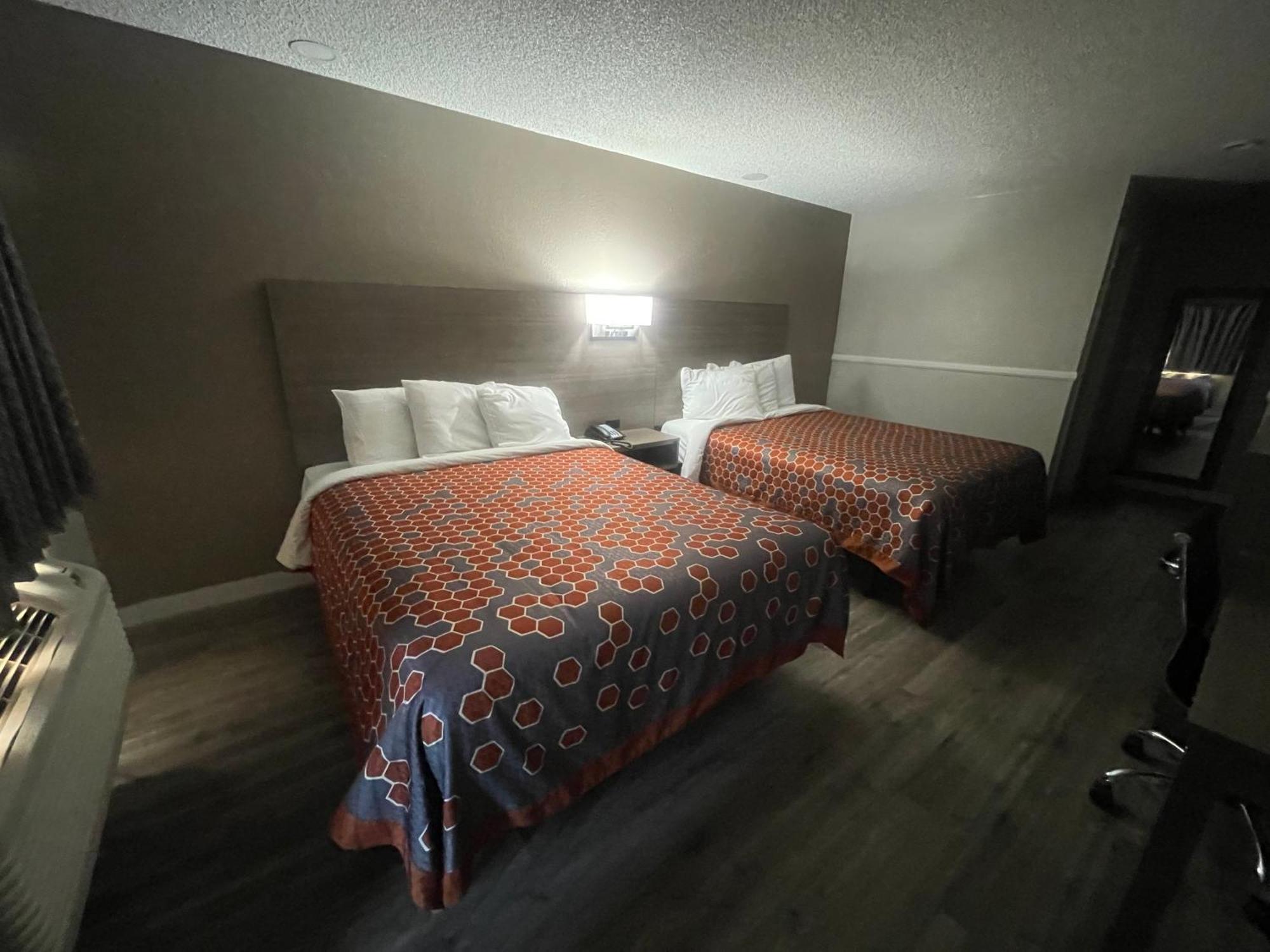 Simplestay Suites - Downtown Сан Бернардино Екстериор снимка